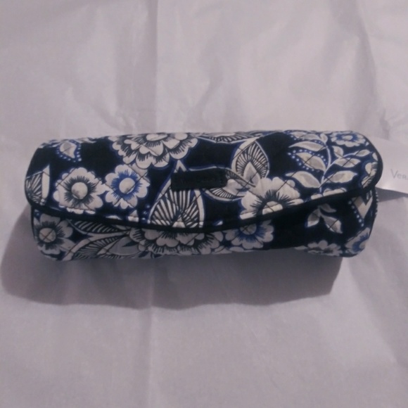 Vera Bradley Other - Vera Bradley iconic on a roll case